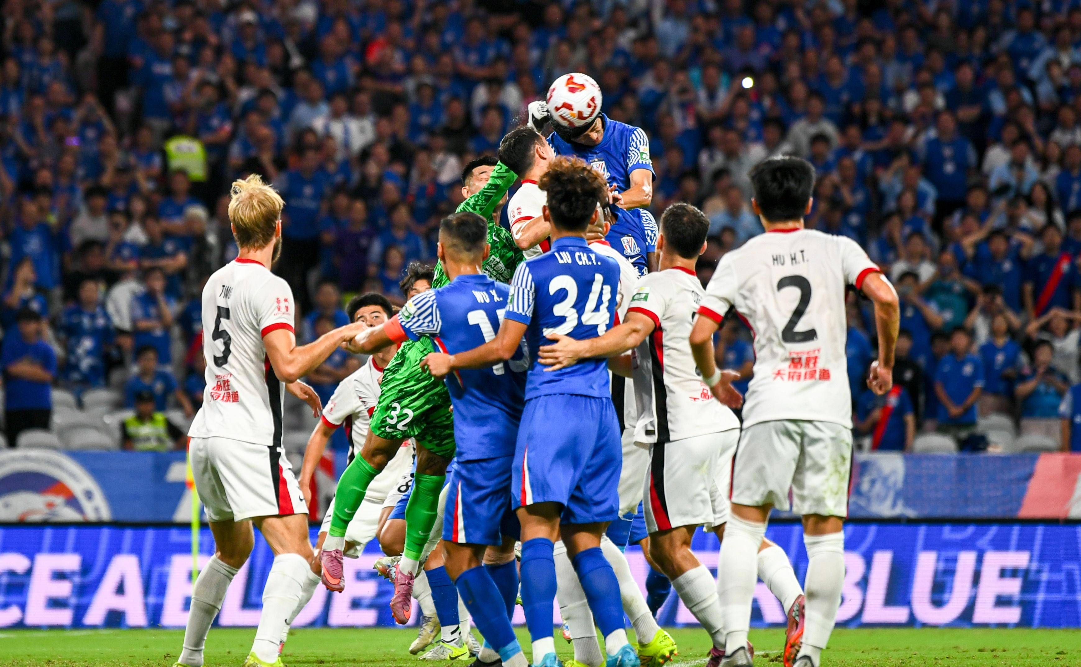 欧联倒计时;上海海港集结日止住颓势;细节引发关注;赛场秩序良好;年轻球员得到机会的简单介绍 欧联倒计时;上海海港集结日止住颓势;细节引发关注;赛场秩序良好;年轻球员得到机会的简单介绍